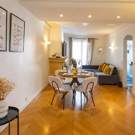 Spacious Apartment For 6 People-3